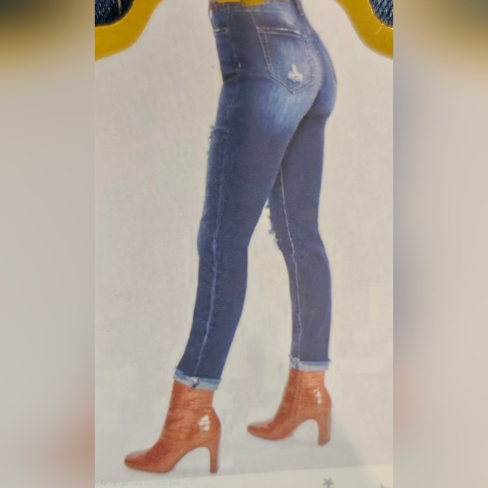Women's Blue High-Waisted Jeans